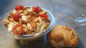 Pizza traditionnelle salade-03